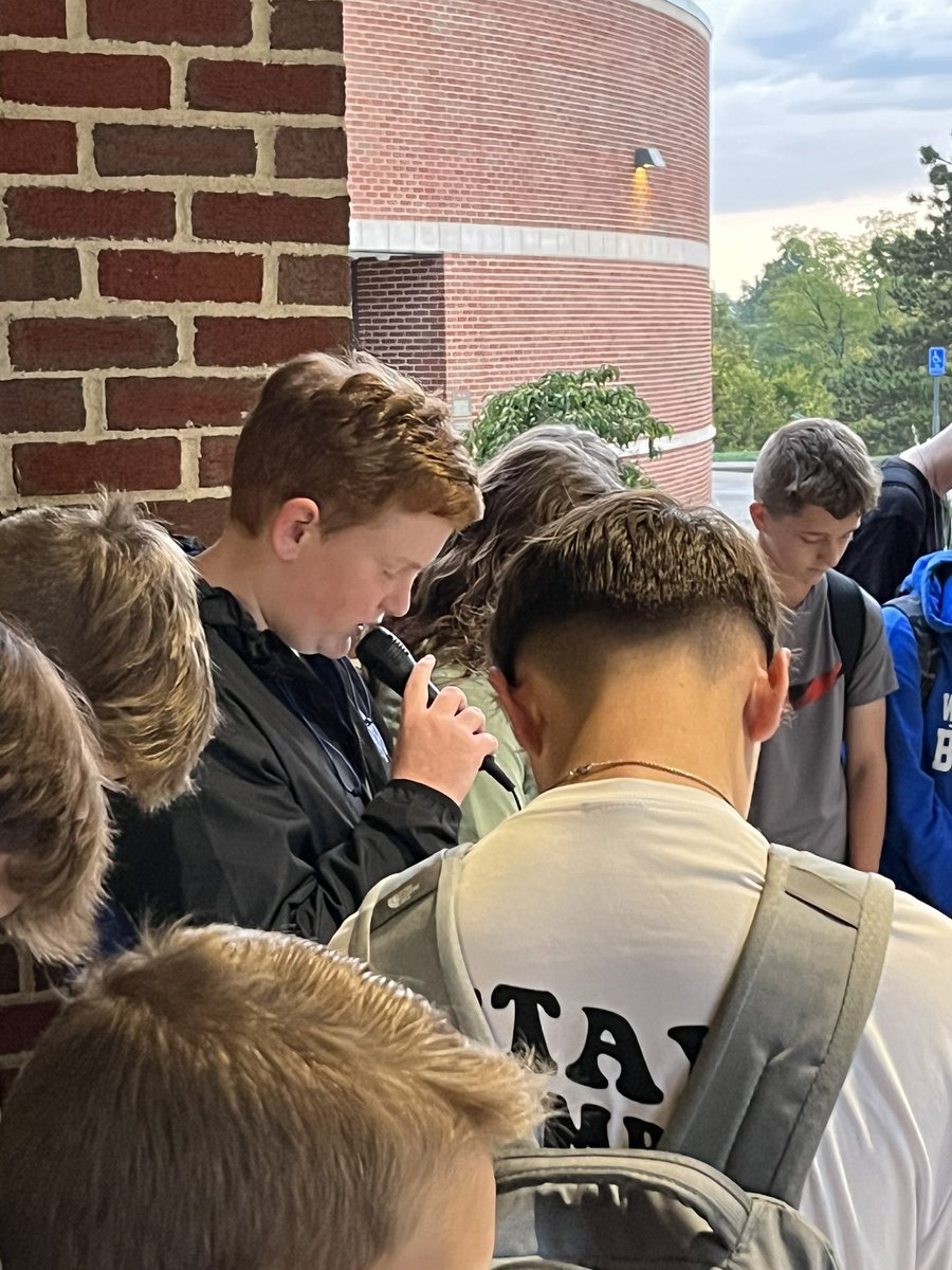 WVMSFCA's tweet photo. WVMS #SYATP See You At The Pole. Praying for our students, our community and nation. https://t.co/l3LdJQwxHU
