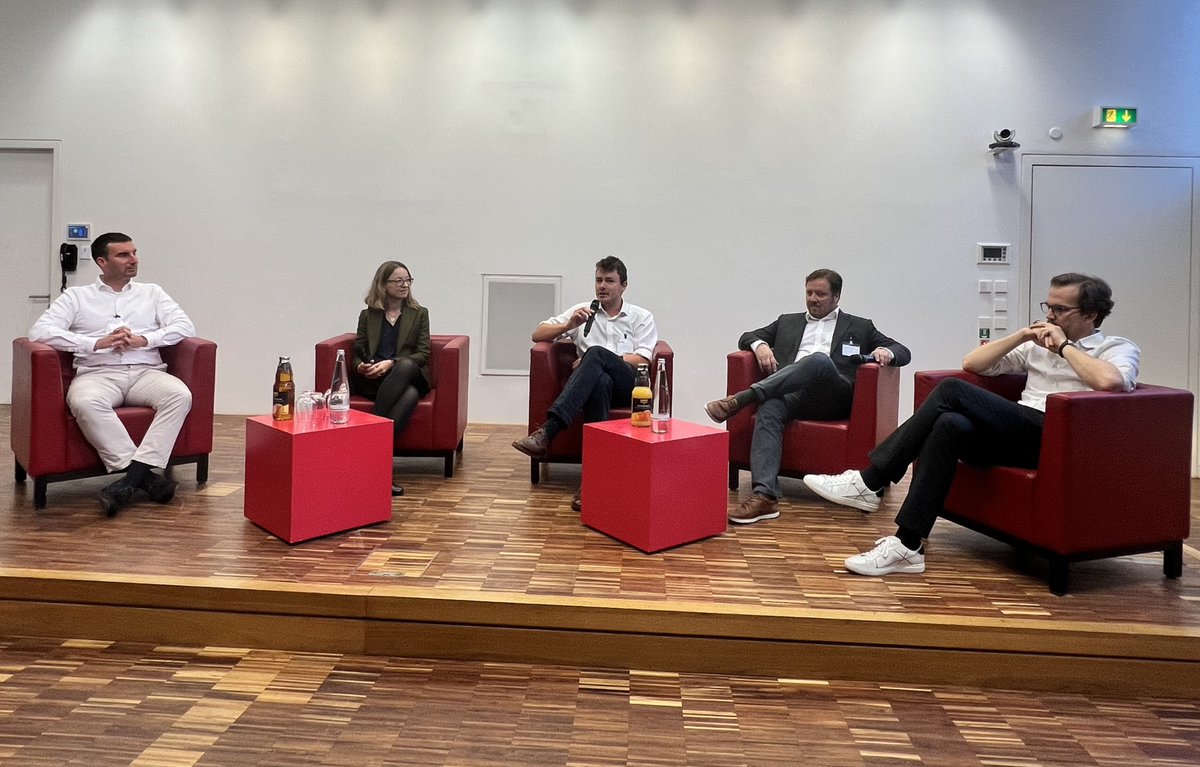 PECan_Research's tweet photo. Thank you for the lively discussion at our workshop to our wonderful panelists Gunter Greiner (WIWIN), Kirsten Baumbach @bundesbank, Matthias Meitner (Valuesque) and Jakob Thomae @2degreesinvest and facilitation by @PhilipFliegel https://t.co/qJVSQxKesA