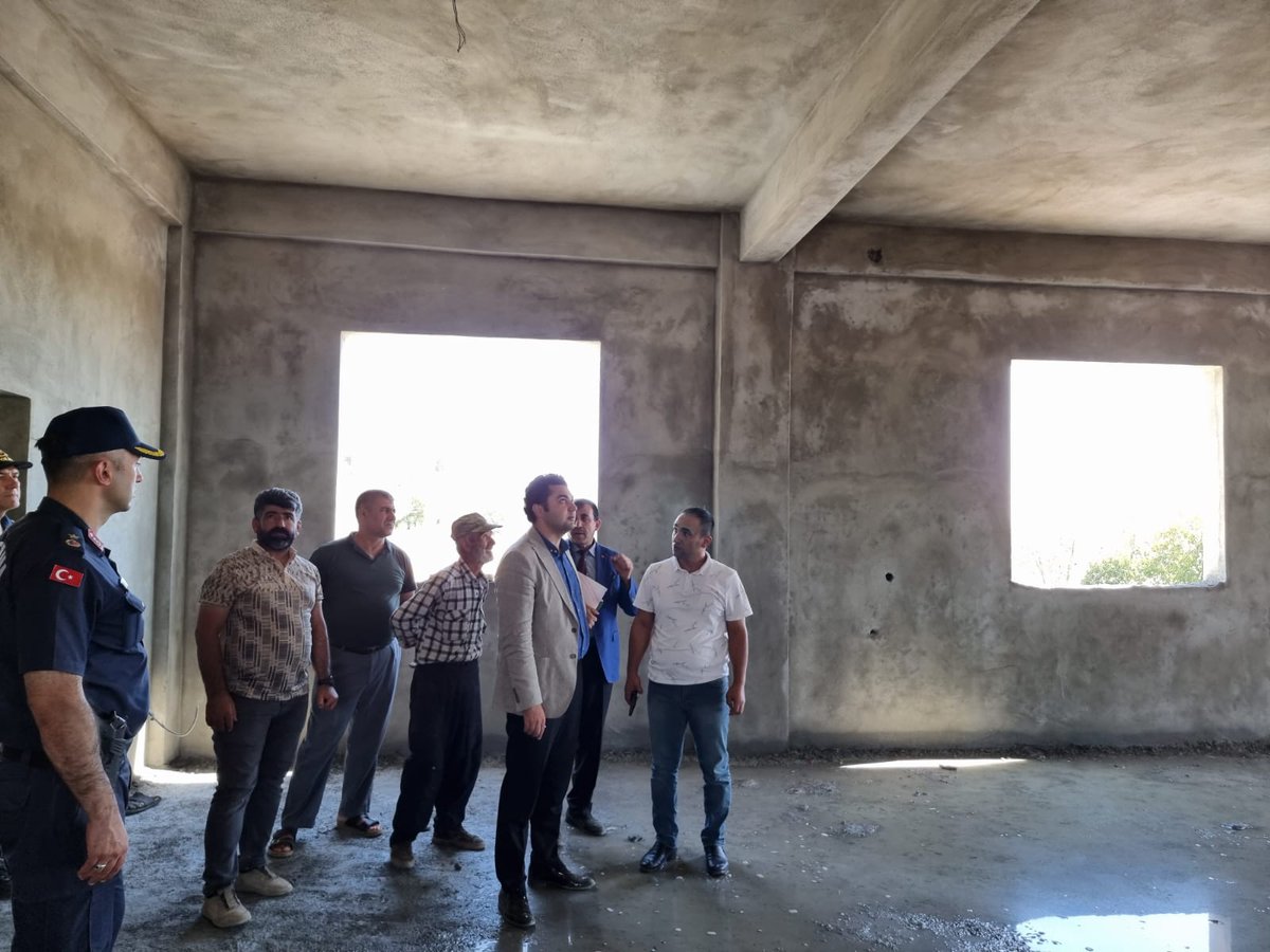 GolbasiAdymnkym's tweet photo. 📍Küçükören Köyü

Kaymakamımız Sayın Tarık Buğra SEYHAN,
beraberindeki heyetle beraber Küçükören Köyümüze ziyarette bulundu.
İncelemelerde ve denetlemelerde bulunmak üzere köyümüze ziyarette bulunan Kaymakamımız Kırsal Konteynerleri yerinde inceleyip denetledi ve eksiklikliklerin https://t.co/qhl40QPUoO