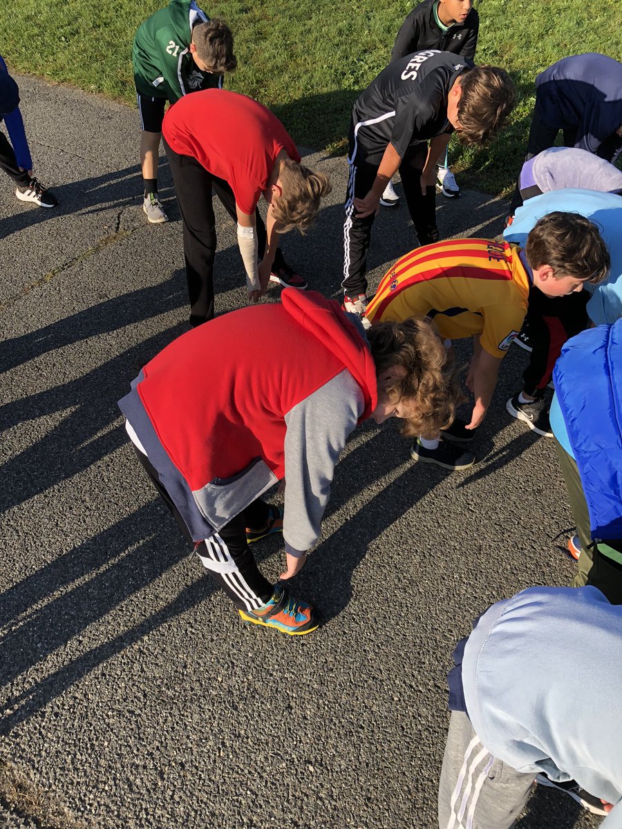 SNISPE's tweet photo. Static stretching to end our intramural day on the track! 💪🏼💪🏼💪🏼 @SNIS_CT https://t.co/0BiYGFMfuU