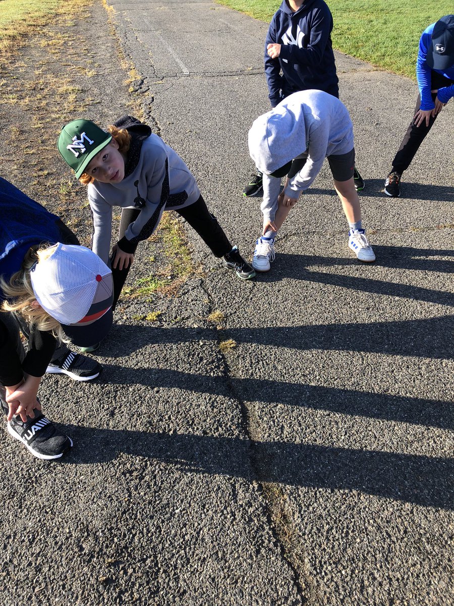 Static stretching to end our intramural day on the track! 💪🏼💪🏼💪🏼 <a href="/SNIS_CT/">Sarah Noble School</a>