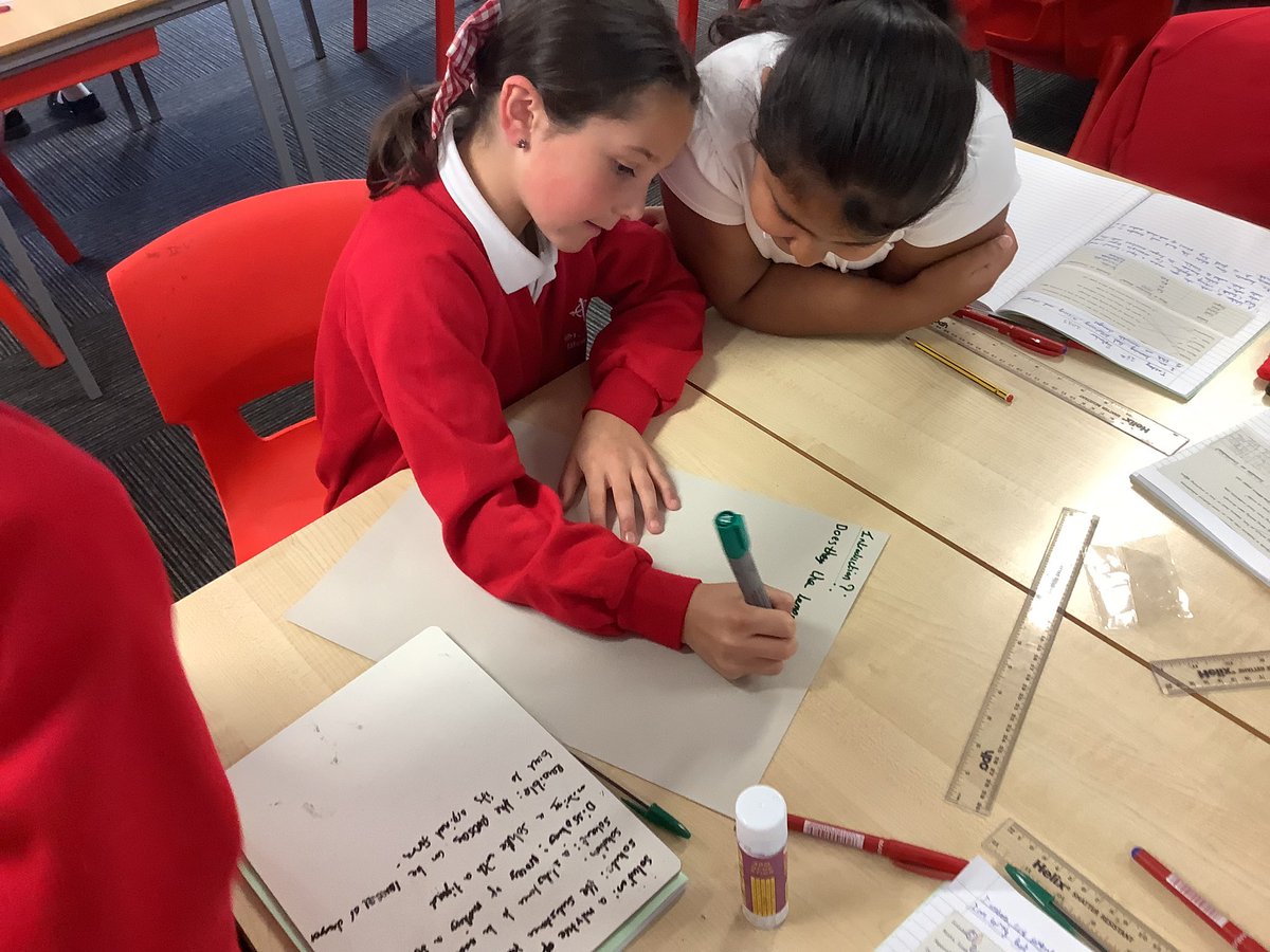 StPhilipsY5B's tweet photo. This week, Year 5 completed a science experiment to see which solids were soluble or insoluble. We thoroughly enjoyed it and are looking forward to next week! @StPhilipCEAP #TeamStPhilips https://t.co/s6B5EZgeG7