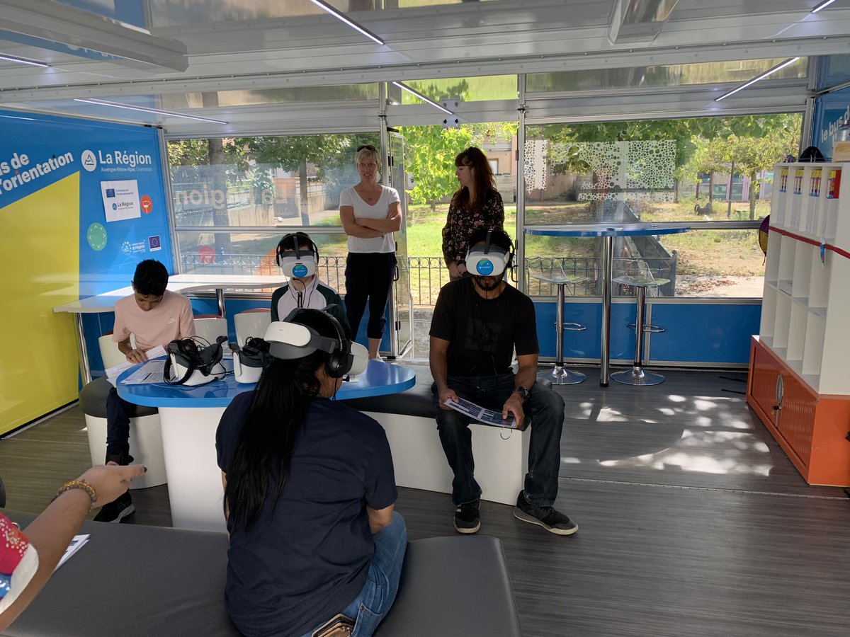 DuchampMichel1's tweet photo. 🔊LT ▶️#AvecPoleEmploi Romans &amp; ses partenaires
👉LA TEAM INFO est dans la place
🔸#Mobilité
🔸Accès à l'emploi
🔸#Formation
🔸#Orientation
🔸#Prévention
👏tous les acteurs du territoire sont mobilisés
#QPV #Aij #Cej #Jeunes     #TousMobilisés https://t.co/bZJkXja6KD