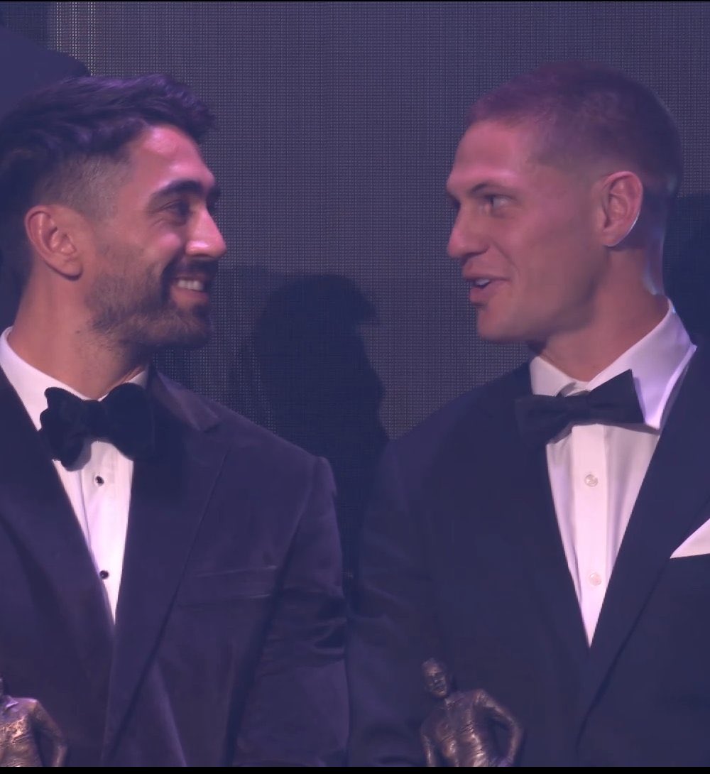 BadlyDrawnRL's tweet image. Good sorts but most of all good sports 🤜 🤛 

#Ponga
#SJ
#DallyM