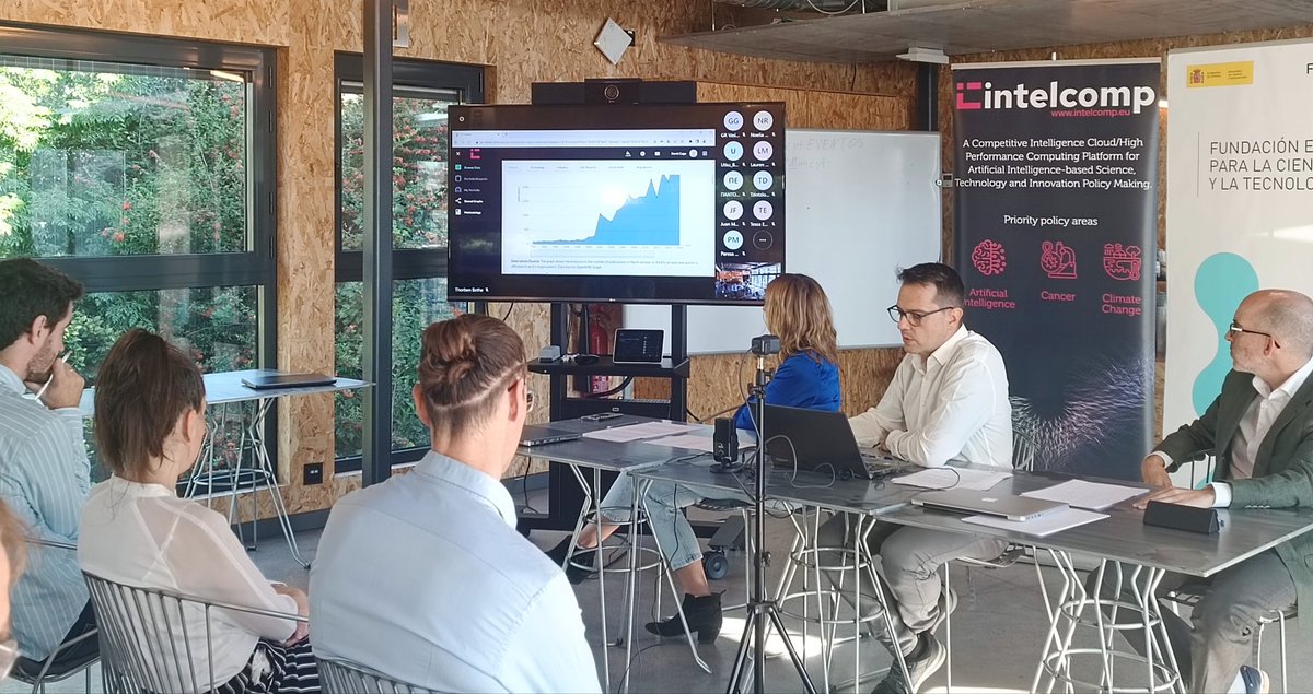 <a href="/SEDIAgob/">S.E. Digitalización e Inteligencia Artificial</a>, the leader of #AI Living Lab in IntelComp project has shown a demo of STI in today's workshop‼️STI viewer allows an easy visualization of the main STI ecosystem indicators to support the generation of new policies and the evaluation of funding programmes💻