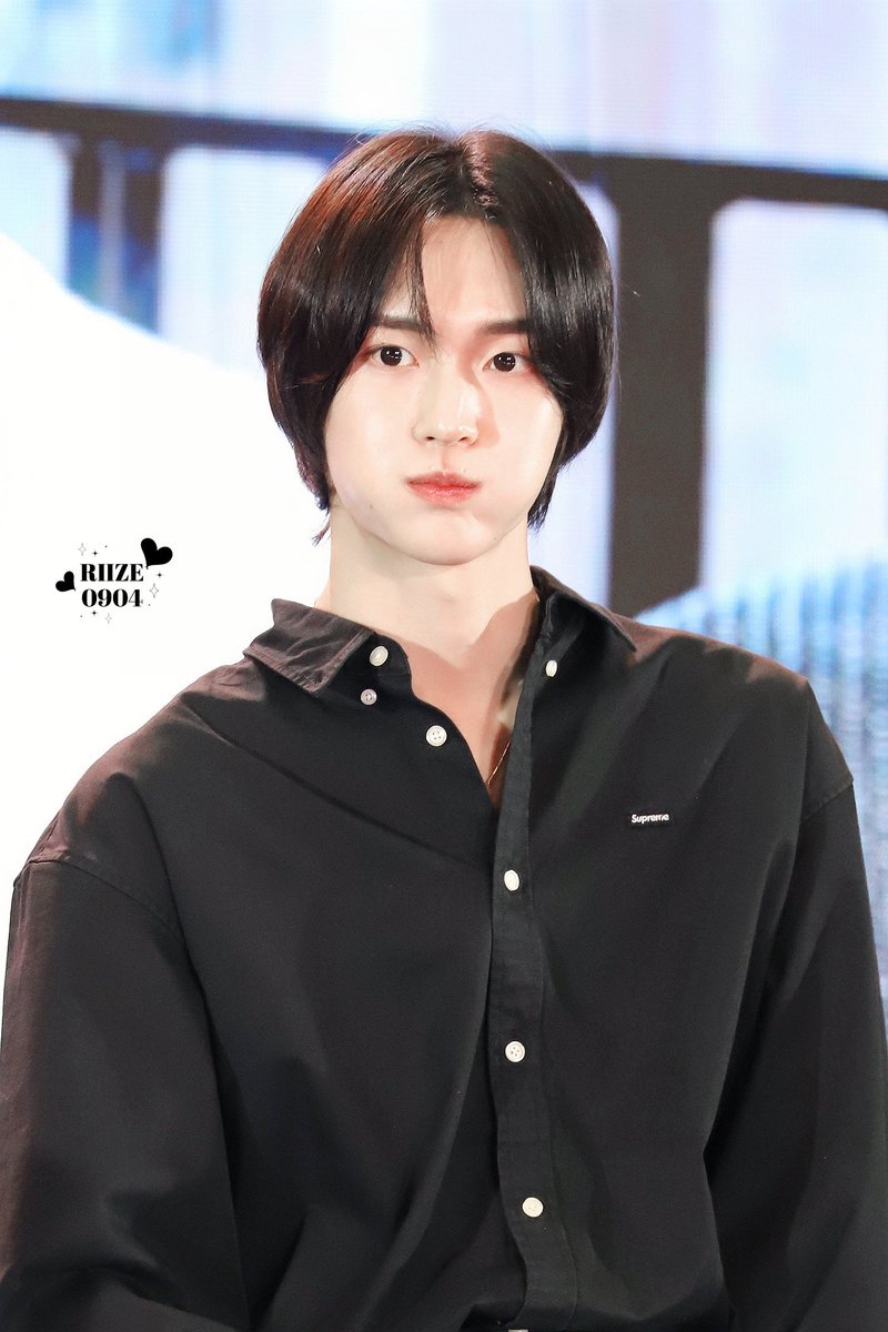 riize__0904's tweet photo. 230926 🥺👼🏻

#WONBIN #원빈 #RIIZE #라이즈
 #ShopeexRIIZE_Fansign https://t.co/pxgGab2423