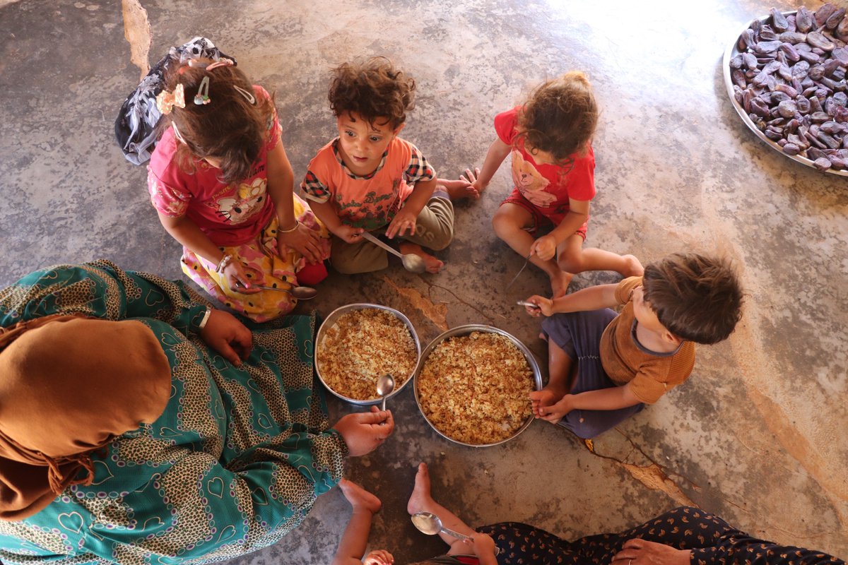 WFP_Syria's tweet photo. After multiple displacements and depleting all resources, Um Ahmad, her children &amp; grandchildren found refuge in this camp in Idlib.  

Thanks to @mafrakorea, very vulnerable families in #Syria who suffered the 2023 earthquakes received🇰🇷rice in their @WFP emergency food ration. https://t.co/PGYre2ohlk