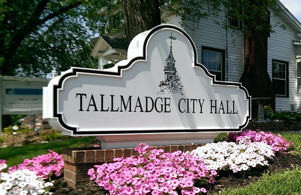 EasySignOhio's tweet photo. Your storefront sign is the first thing customers see, so make sure it makes a good impression. We offer a wide variety of sign options to choose from, so you can find the perfect one to match your business image. #signs #marketing #smallbusiness #EasySign https://t.co/SbFlkOUgoF