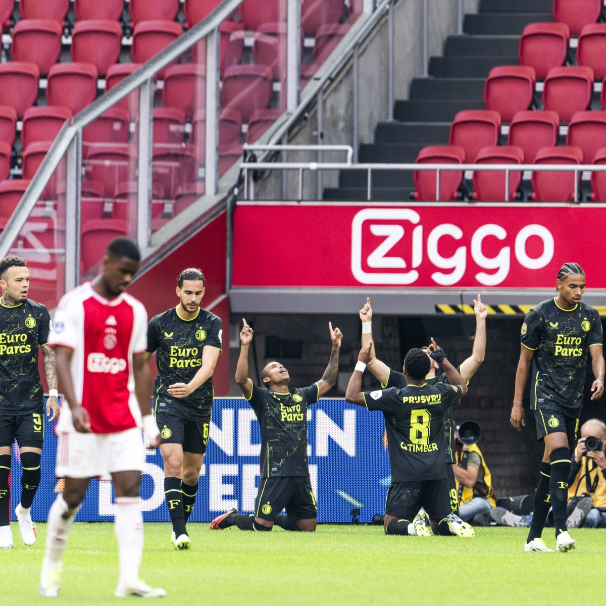 brfootball's tweet image. Sunday:
9’ ⚽ 18’ ⚽

Today:
59’ ⚽

Santiago Giménez completes his hat trick against Ajax…three days later 🎩