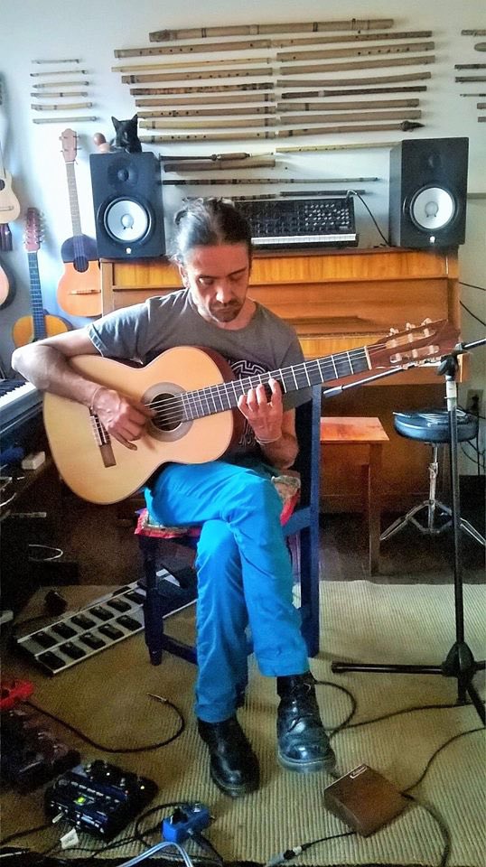 andresduranrock's tweet photo. Murió el multi instrumentista y compositor colombiano Ernesto 'Teto' Ocampo. Ofrecemos condolencias a sus familiares y amigos, descansa en paz Maestro. @radionica https://t.co/O7Vw2k2ZUL