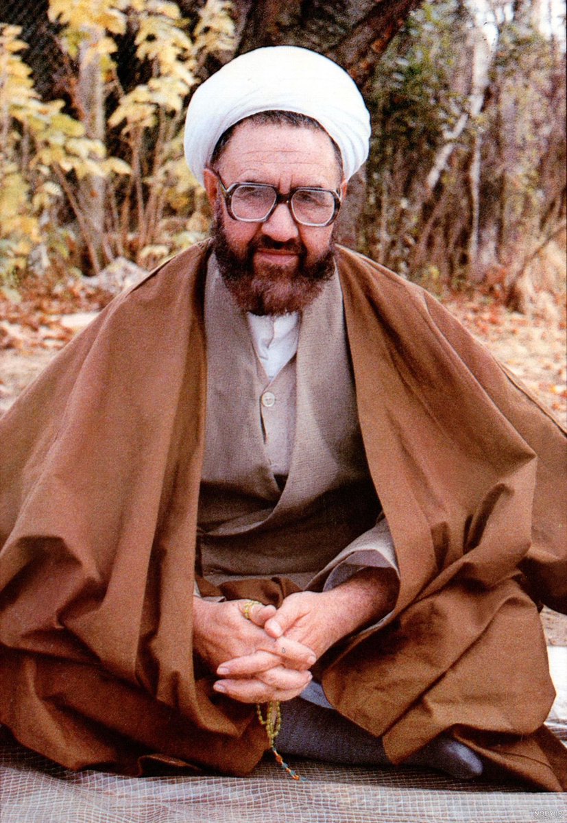 alaakherah's tweet photo. التوفيق وبركة العمر  :

كتب الأستاذ الشهيد مطهري رسالة إلى ولده جاءت فيها : لاتكن في ضيق من قراءة القرآن يومياً ولو بمقدار حزب واحد ، فإن ذلك لا يستغرق من وقتك أكثر من خمس دقائق ، واهدِ ثوابها إلى روح الرسول الأكرم (ص) المباركة فإن هذا يوجب البركة في العمر والتوفيق إن شاءالله. https://t.co/AcMlmZ5aUA