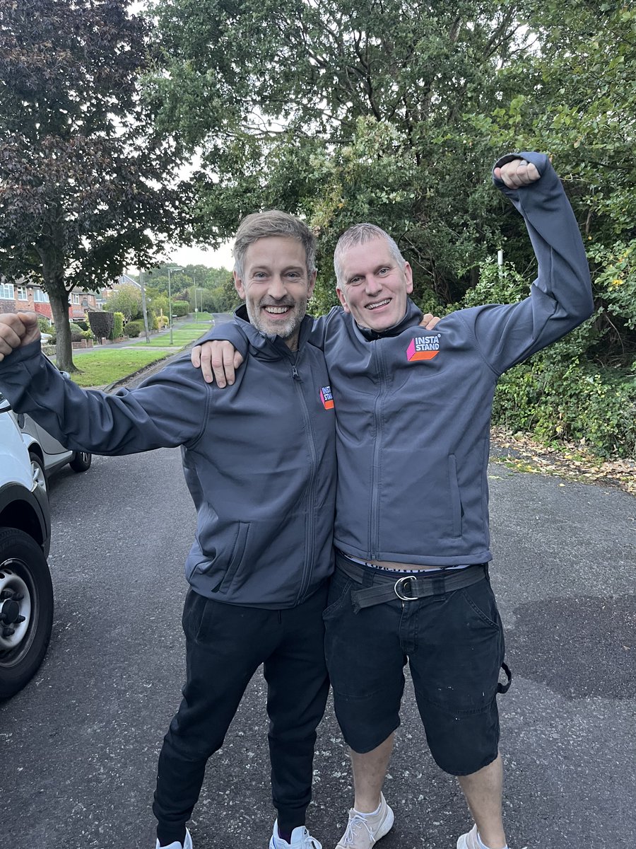 instastandUK's tweet photo. Happy InstaStand crew in their new branded clothing, thanks to OSL - https://t.co/t8gjSxuUR9
#teaminstastand #happycrew #crewbranding https://t.co/j6w7wVm0Ry