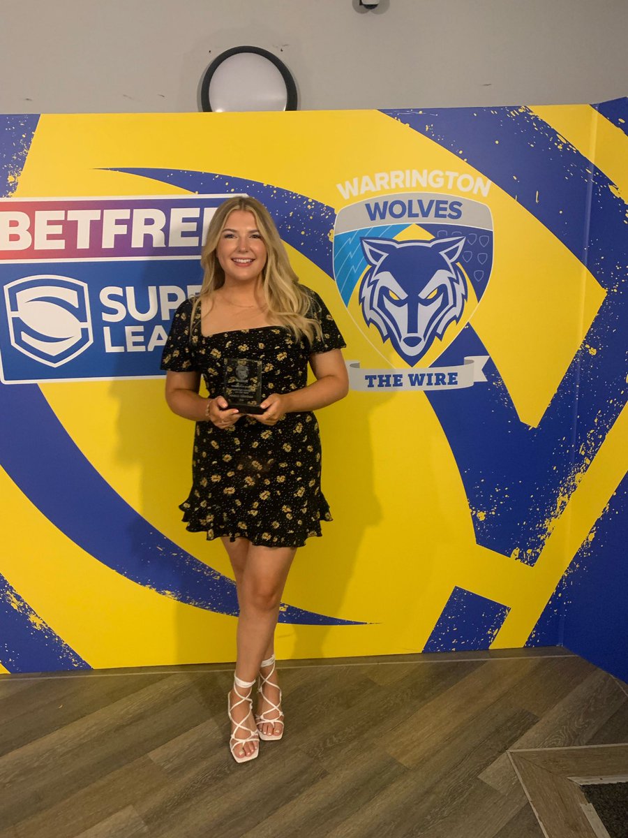 AmeliaTitchard's tweet photo. So happy last night to be awarded with the @WWRLFoundation Colleague of the Year. 

I am so lucky to do the job I do and to be awarded this simply for doing what I love is such a big compliment💛💙

Here’s to the next few years with Wolfprint!!! https://t.co/OZTZ1pFGIP