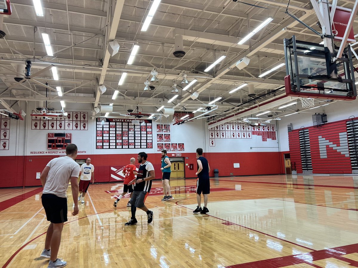 RebeccaMossNCHS's tweet photo. We are looking better every week! #morninghoops https://t.co/8xrN7efVmP
