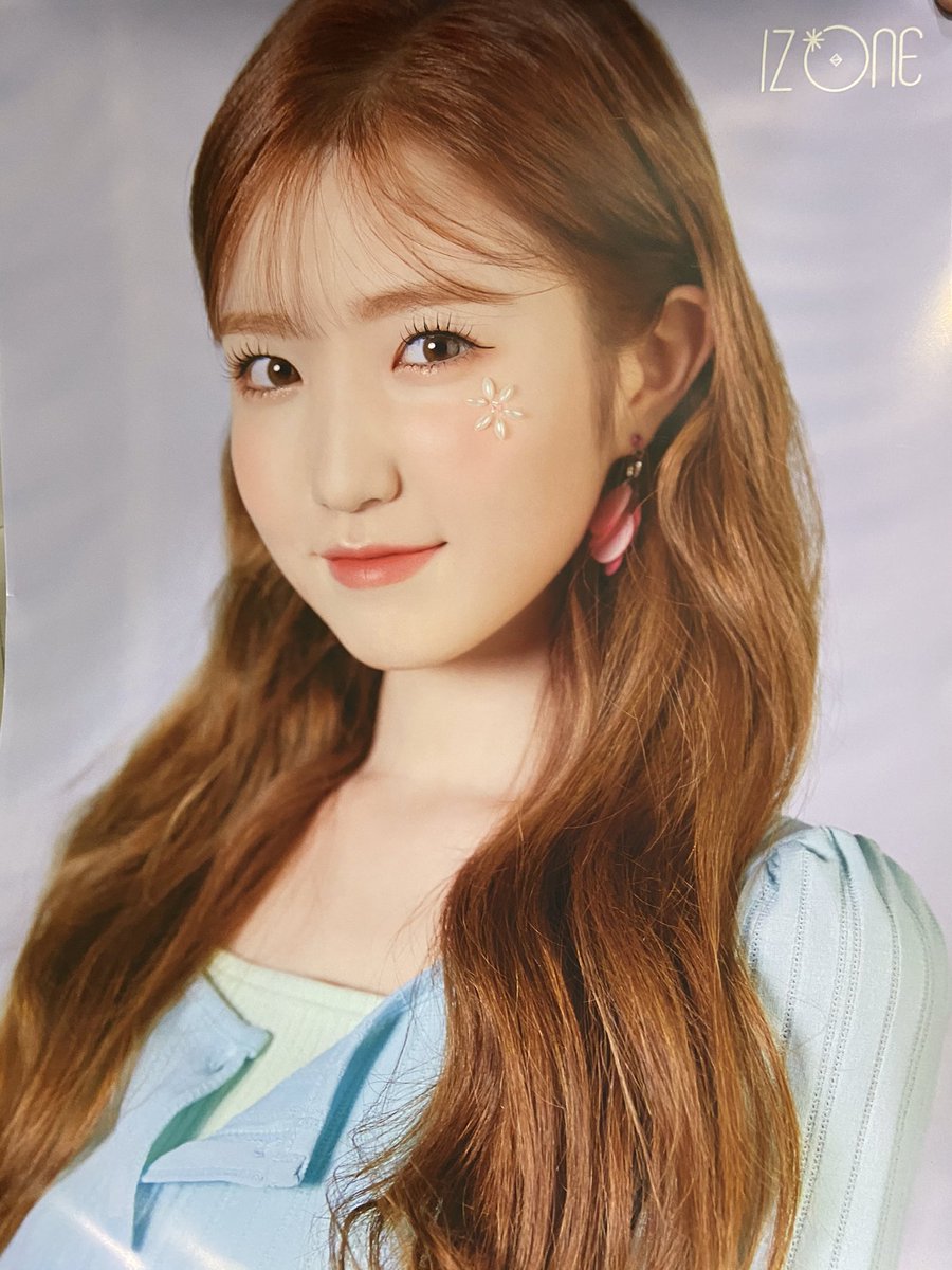 TFany8019's tweet photo. [PlzRT] พร้อมส่ง โปสเตอร์ #IZONE
🌸 แผ่นละ 130.- 
💥 2 แผ่น 240.-
ราคารวมกระบอก + ส่ง ลทบ (ems +40) 
สนใจ dm มาได้เลยนะคะ #ตลาดนัดIZONE #Eunbi #HITOMI #HYEWON https://t.co/N3ivAgWWJq