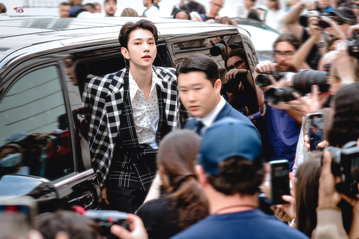 WINDBLUE95's tweet photo. 230927
 
#슈아 #조슈아 #JOSHUA 
#JOSHUAtoParisFashionWeek 
@pledis_17 https://t.co/03DdhtVZVG