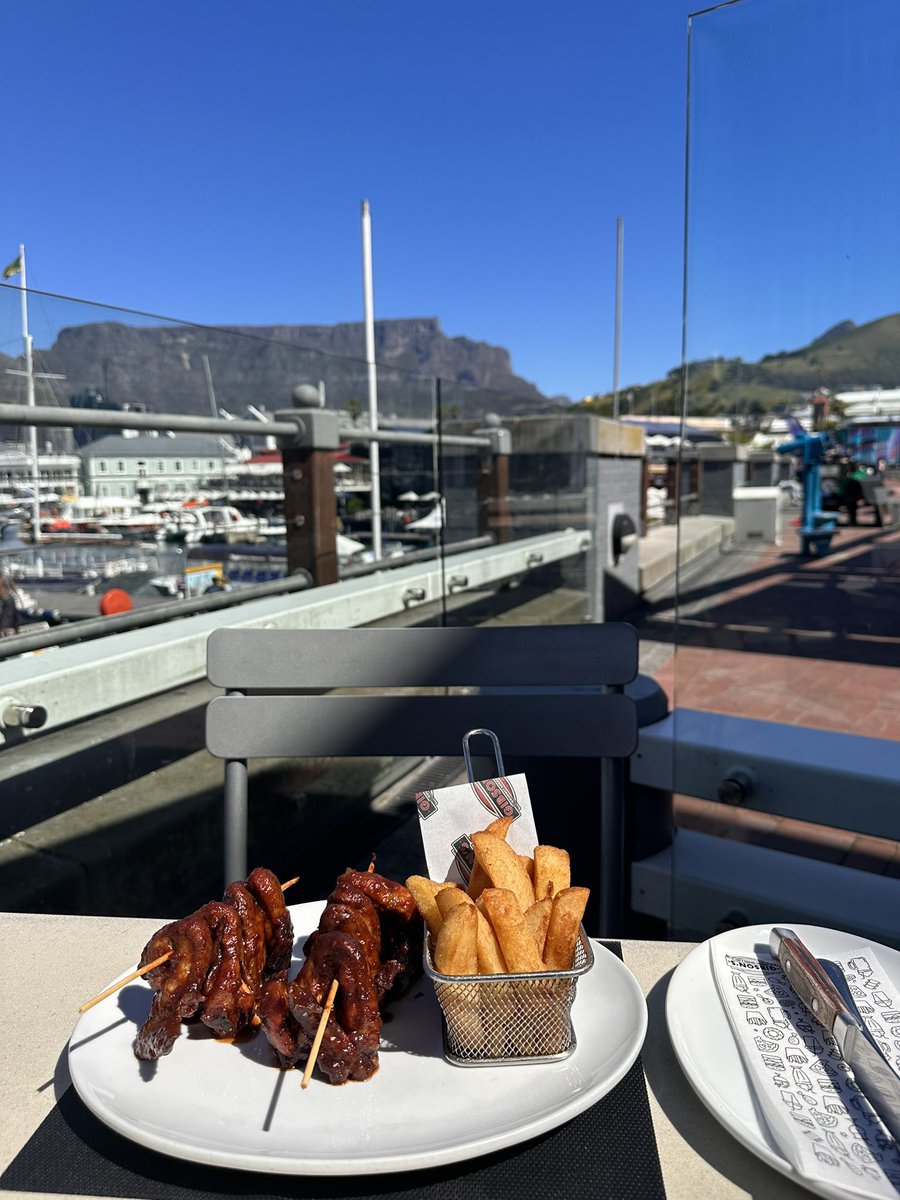 GibsonsBurgers's tweet photo. Whole marinated flame-grilled chicken wing skewer served with hand-cut fries or baked potato.
#gibsons #wings #handcutfries #gibsonscapetown #bbq #capetownetc #vandawaterfront #eatout #capetown https://t.co/7qZGALuX8w