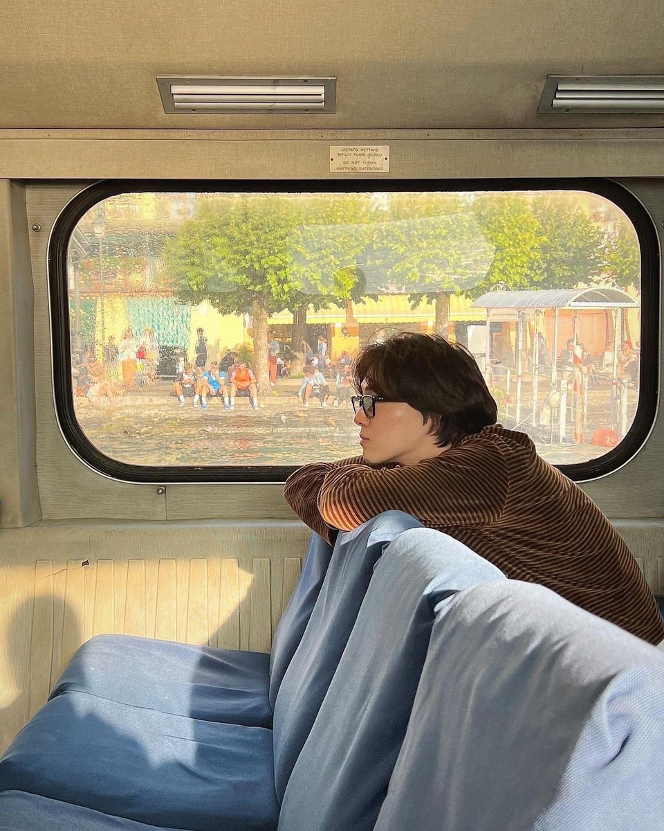 knockknock0408's tweet photo. SUHO ins : 😌🇮🇹
@weareoneEXO https://t.co/7ON6UYhBJG