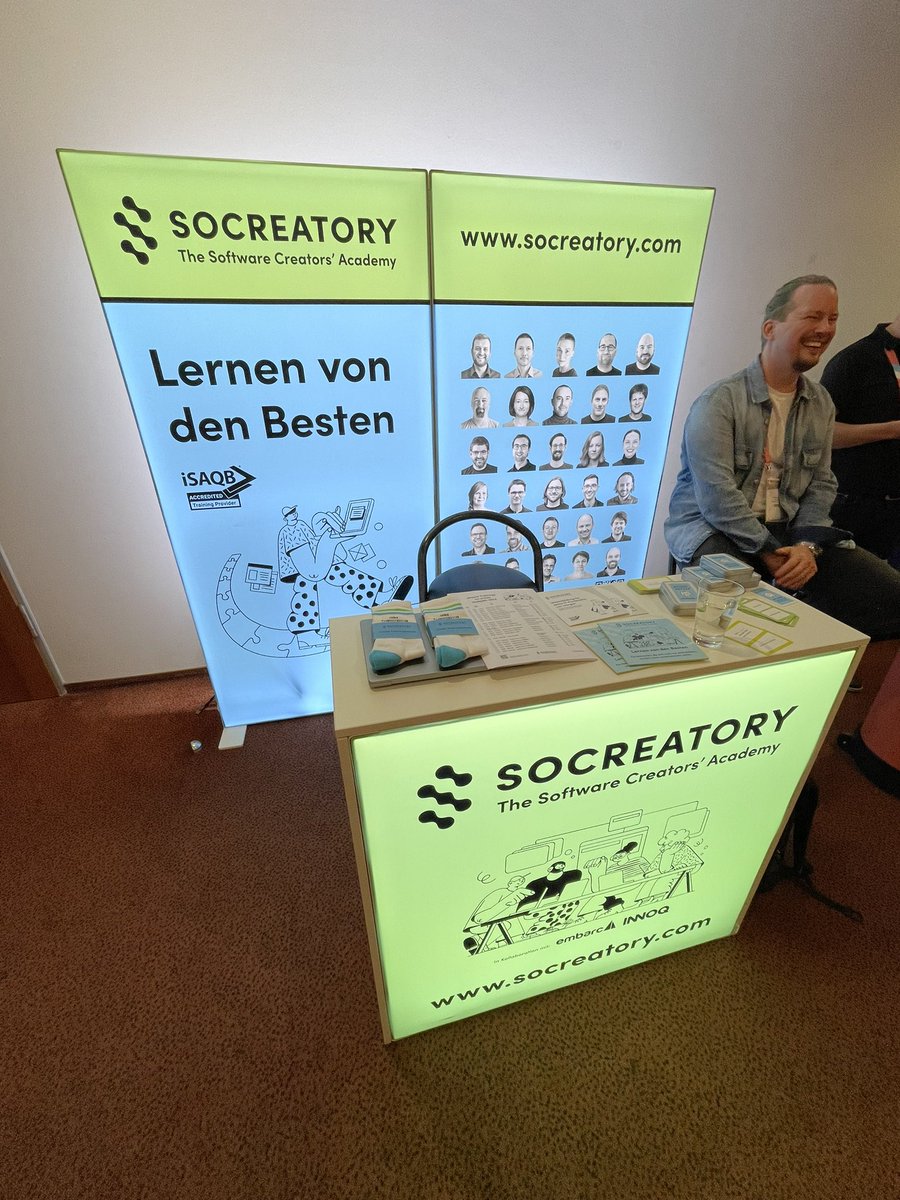 Servus #saaconf 👋 schaut unbedingt bei uns am Stand vorbei und spielt eine Runde ARCARD mit @feststelltaste , sichert euch ein paar Trainigssocken und lernt unser umfassendes Trainingsangebot kennen!