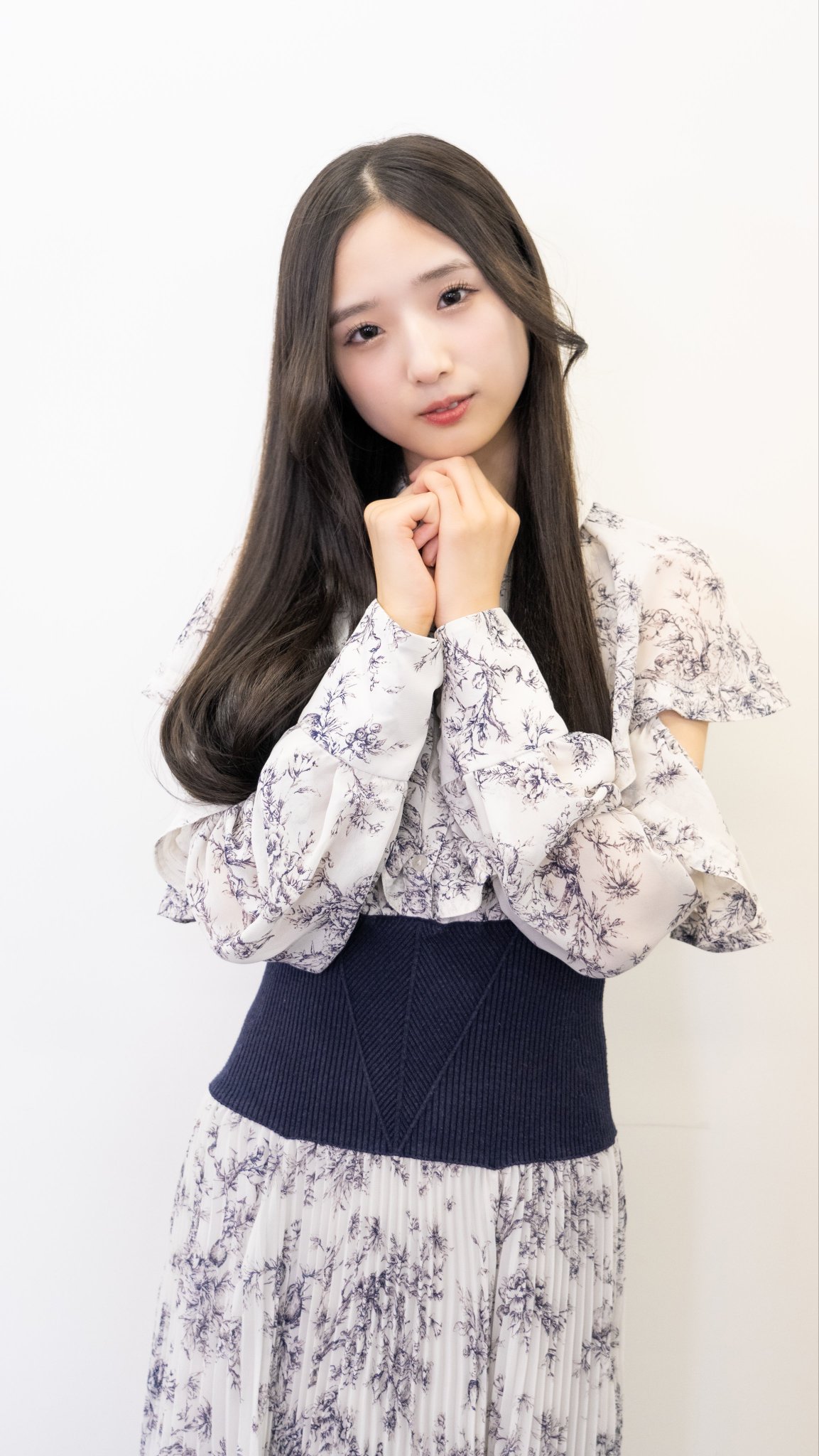 AKB48 迫由芽実 Officialスクラッチ A賞 サイン入り タペストリー 迫 由芽実 | AKB48 Official Shop