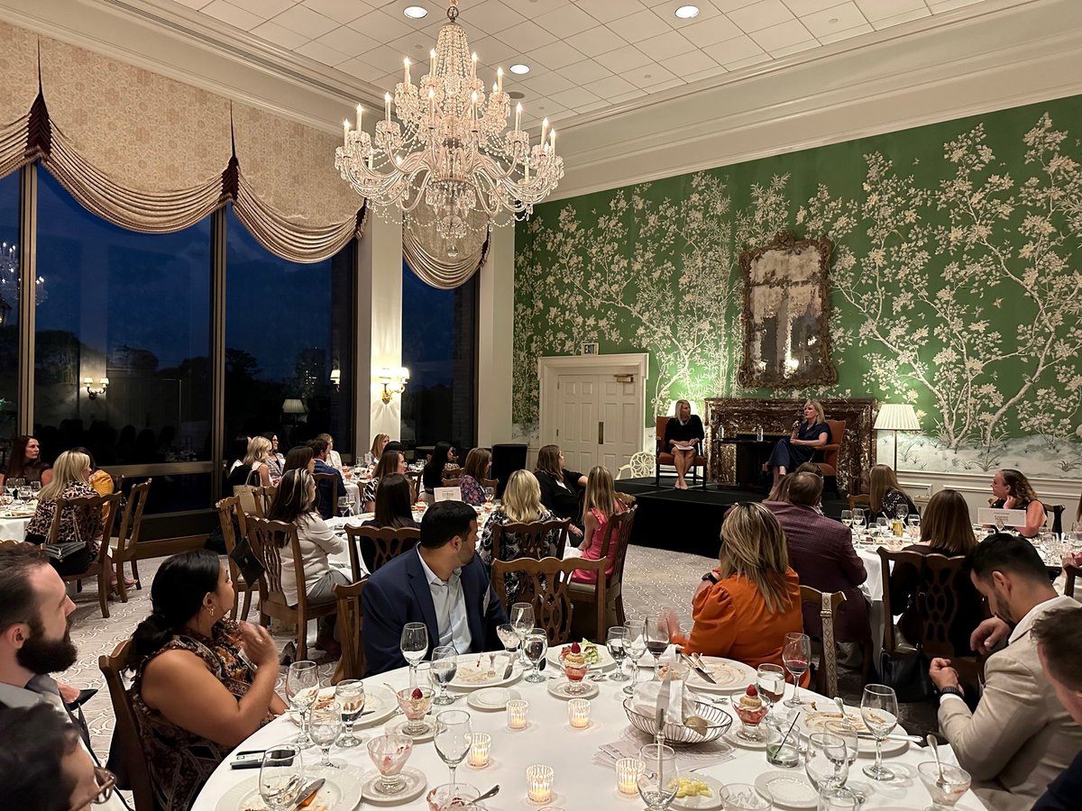 What an enlightening evening at the ULI Houston WLI "Dinner &amp; Dialogue" event! A big thank you to everyone who joined us. Here's to empowering conversations and the continued rise of women in real estate. #EEReedReflections #WLIDinnerHighlights