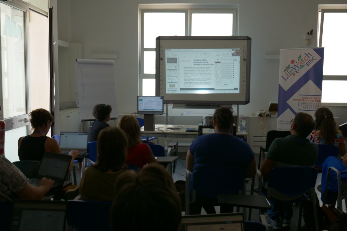 LifeWatchERIC's tweet photo. 3️⃣ The third day of the #SemanticAcademy ended today, focusing on the design of #Thesauri and #Triplestore.
📚 The sessions included theoretical and practical examples, with lectures by Armando Stellato, Manuel Fiorelli, and @JoaquinLopezL.
Here are some moments from today👇 https://t.co/cGKJ8tLhwS