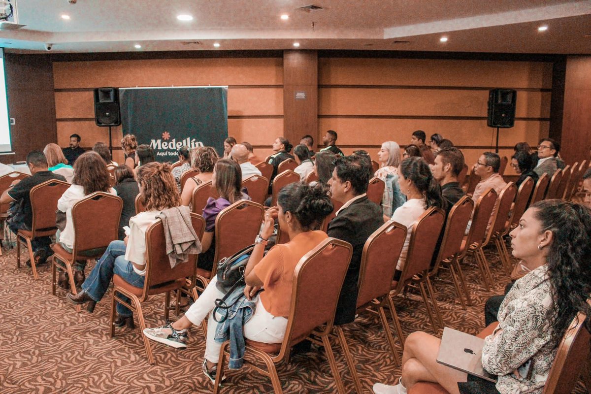 SecTurismoAnt's tweet image. #DíaMundialDelTurismo ✨
•
Nos reunimos con las instituciones aliadas del sector en conmemoración del Día Internacional del Turismo ☀️, donde pudimos conversar y compartir algunas experiencias de valor en la industria ✅.