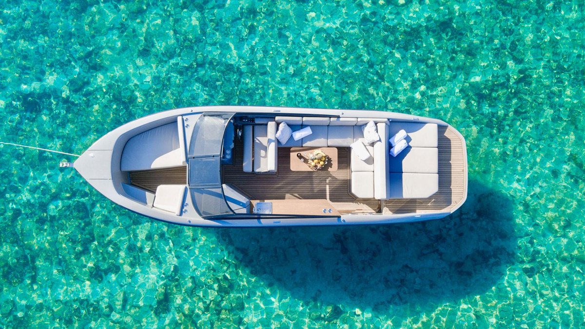 Spacious &amp; comfortable like nothing else in the category, the Supreme 27 is a spectacle of fun &amp; games at sea all wrapped up in the usable &amp; functionalistic RAND Boats design. #FORSALE #WANT #LOVE #FYP #BOATING #BOAT #STEALTH #POWER #SPORTSBOAT #SPORTBOAT #TENDER #SUPERYACHT