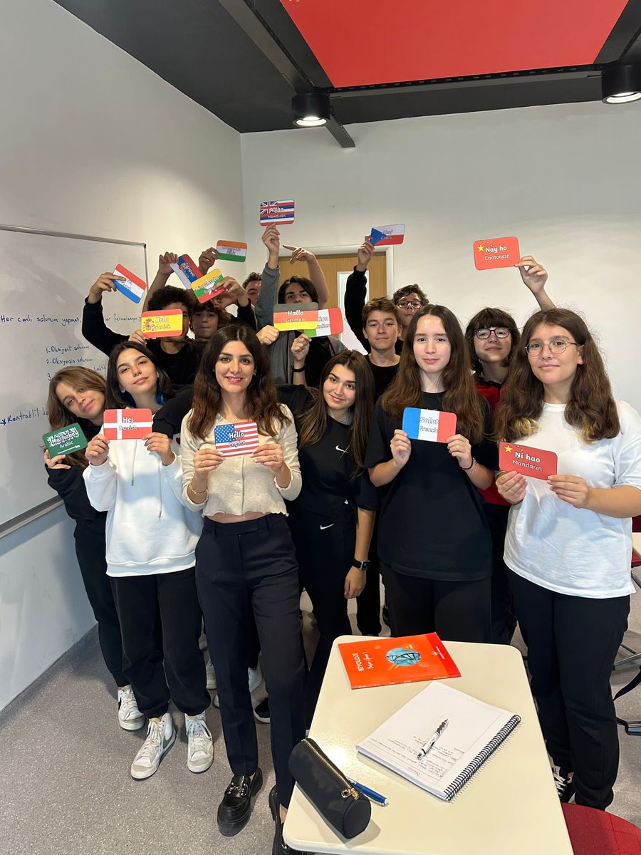 KurumGozde's tweet photo. 🌏 🪅Happy European Day of Languages! We had a lovely time celebrating it with @BkOmerli Anatolian High School Students 🎉🎉 @mturanoznacar @dincercitak @kader_ulass @EdaYagmurAydin1 #bkeuropeandayoflanguages #EuropeanDayofLanguages https://t.co/OwAHHCPxcs