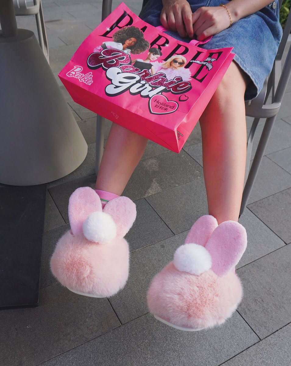 GCrafts7's tweet photo. BUNNY slippers  

#skycotl https://t.co/L0tLgY7Udn