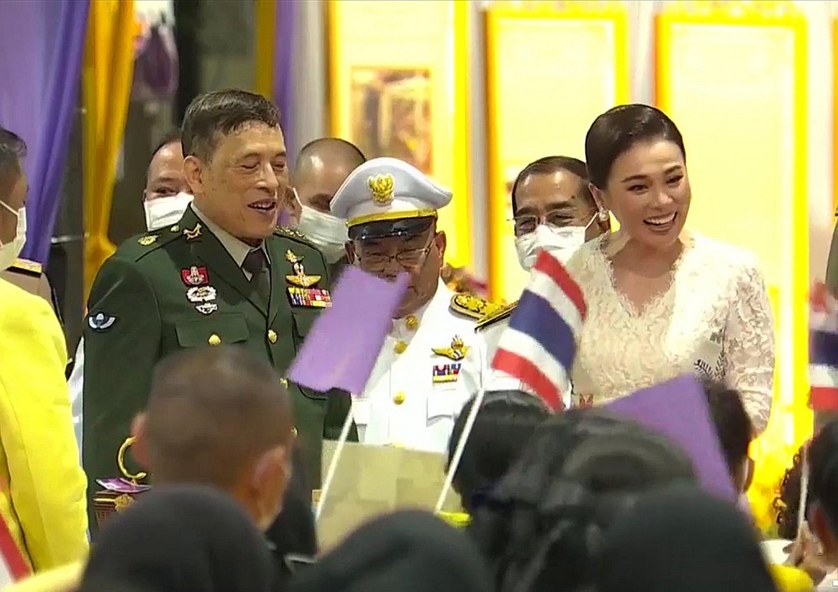 สลิ่มปกป้อง​สถาบัน​🇹🇭👑 tweet media