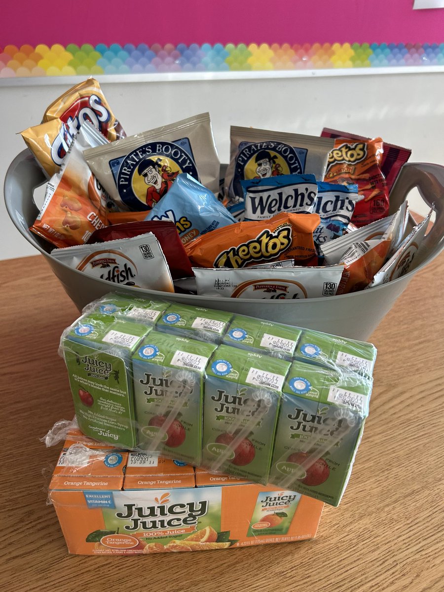 Wow! Our snack bucket is overflowing, thanks to the generous donations from my student’s families! The students in Room 156 appreciate it 🥰