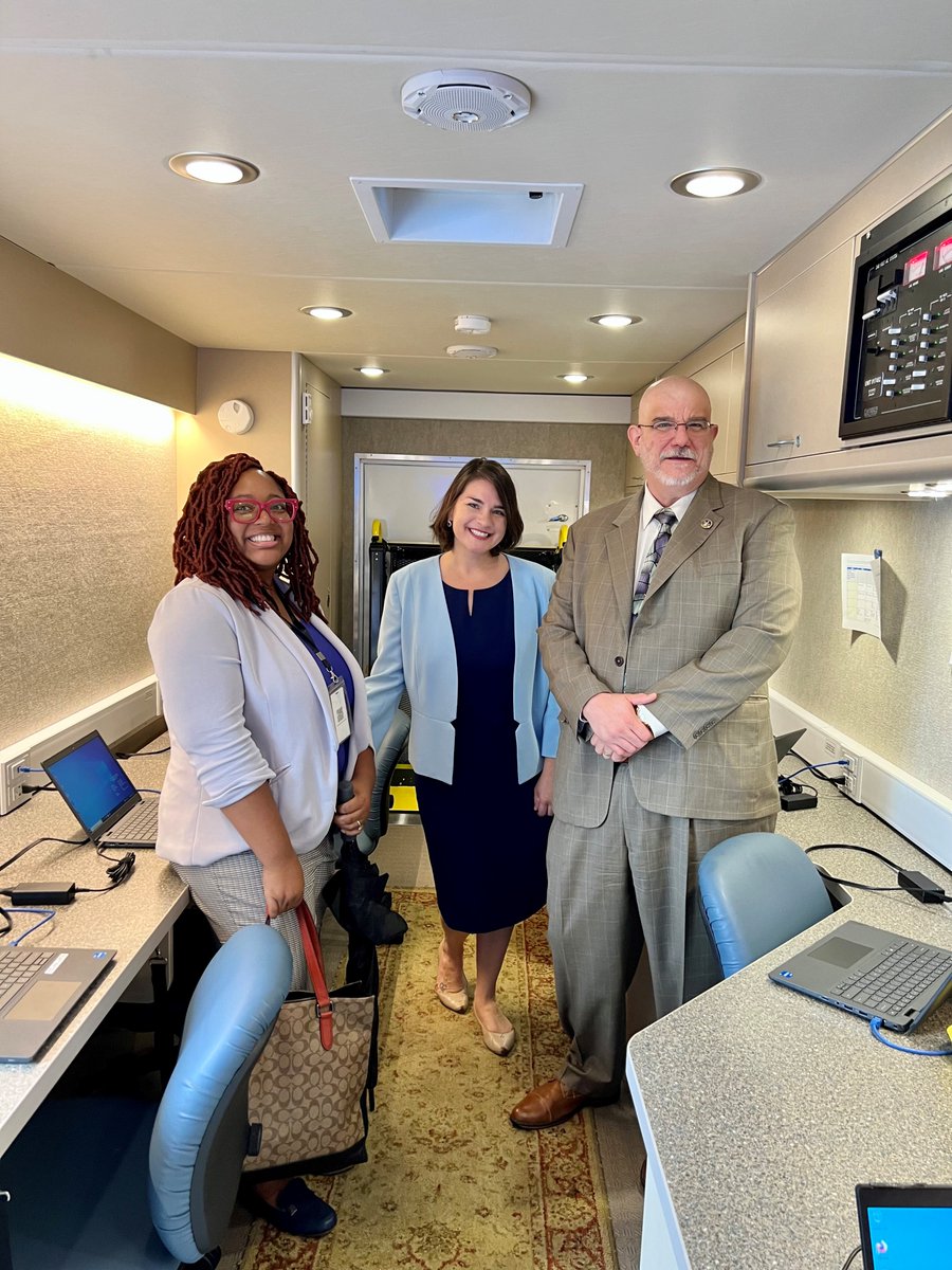 StMarysCoGov's tweet photo. Yesterday, we celebrated the grand opening of the new St. Mary’s County American Jobs Center and the Southern Maryland #JobSource Mobile Career Center!
Looking for a job? Stop by and check them out!
#jobopportunities #hiringnow #WorkforceDevelopmentMonth @TriCountyCoun @MD_Labor https://t.co/g7wmHNCPk0