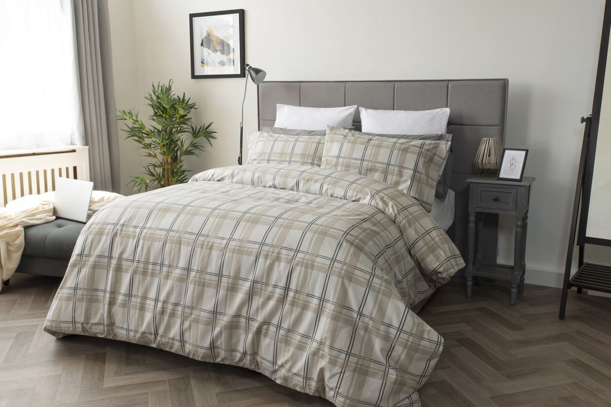 LandmarkLinen's tweet image. Belledorm Check Duvet Sets in Beige/Grey.

A simple and timeless design in neutral shades of beige and soft grey that would suit all decors.

#bed #bedroom #beddingcollection #bedroomdesign #bedroominspo #bedroomdecor #home #homesweethome #keepwarm #interiordesigner #instagram
