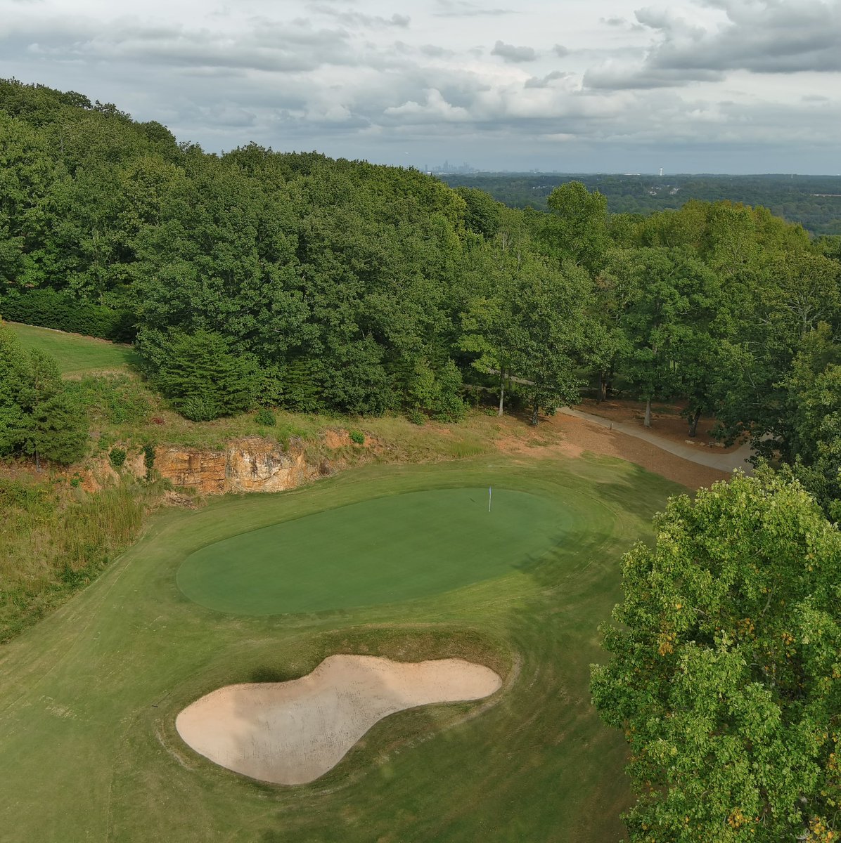 AustinGrimshaw's tweet image. Bermuda is getting sleepy in the Carolinas.  Greens at the home course are still in peak form and looking great with @SimplotTurf Ambient Plus and Extreme Green Apps.  #ColorPack #CMC