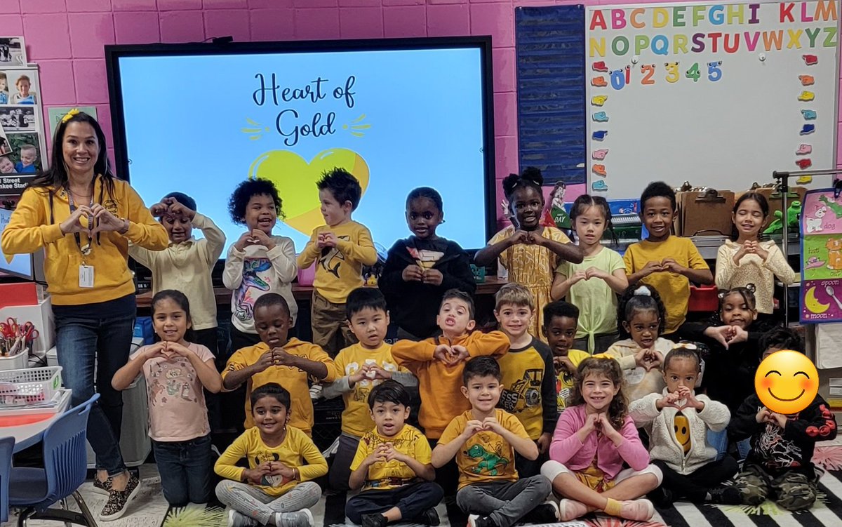 Every child should have a 'bright' future. We have hearts of gold, and support The Mary Ruchalski Foundation to bring awareness to childhood cancer. 💛 @MalverneUFSD @MWDPrimary @mr_tallon #excellenceonpurpose