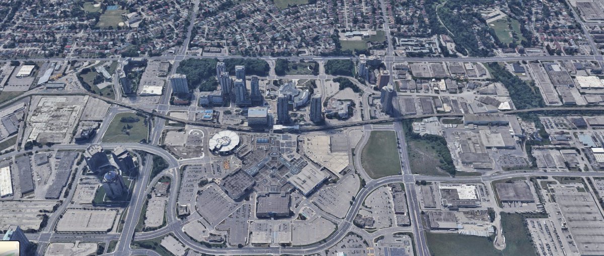 Hey, that's weird, what's this newly-disused, already-constructed, above-grade, former rail line connecting points across downtown Scarborough?

Nope, certainly no High Line parallels here! Let's just continue to focus on downtown at the expense of every other former borough...