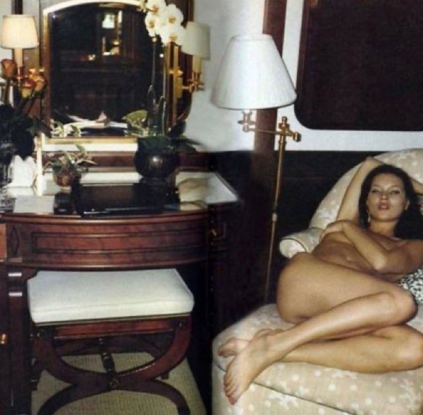 MOSSYVIBES's tweet photo. lifestyle of a 90s supermodel. https://t.co/fMOdd9HDYh