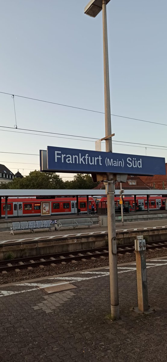 BioPhysMatt's tweet photo. #ConferenceByTrain works well from @krakow_pl!
Smooth🚂-> Warsaw->Berlin->Mainz  (@PKPIntercityPDP &amp; @DB_Bahn).
Great talks at @cecamEvents on FAIR and TRUE simulations @mpi_polymer. 
Heading @IITDPAN Glycobiology conference (night train). @seatsixtyone would be proud😆 https://t.co/A1KuAPr5LZ
