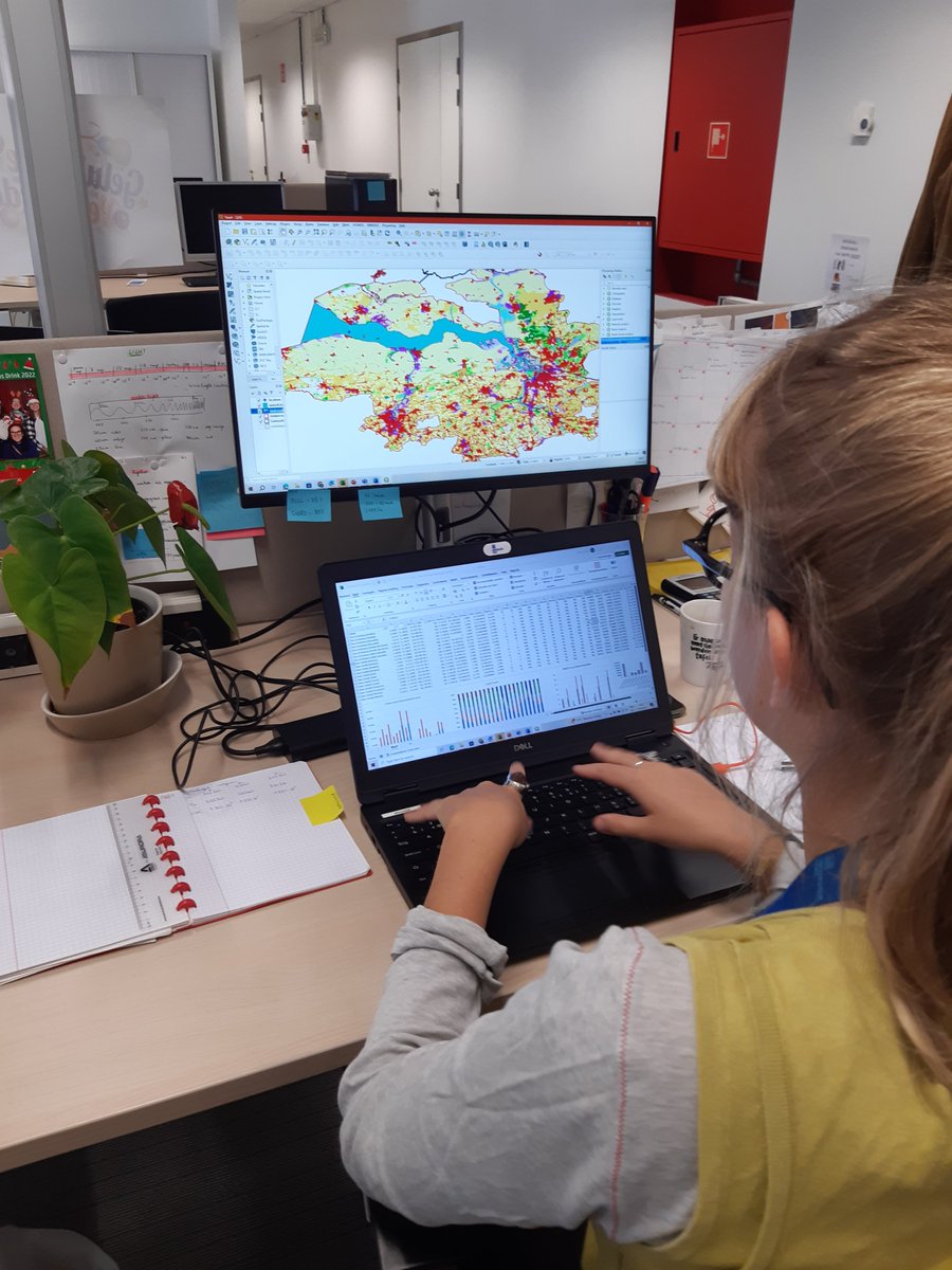 MaaikeVercaute3's tweet photo. After field work, it is time for data analysis! Currently analyzing all data gathered during our #PLUXIN microplastic sampling in the Scheldt river. Thank you for our collaborative effort Marie Sioen, @Zebrazuli Gert Everaert @jaasselm @JanssenColin @VLAIO_be  @BlauweCluster https://t.co/nwkvw9SjNK