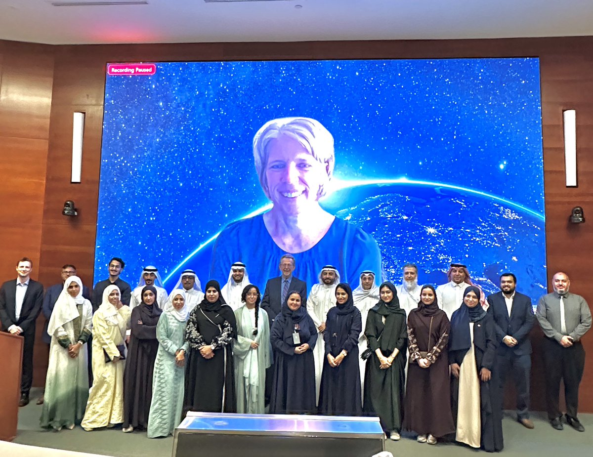 KAUSTStartups's tweet photo. #KAUSTInnovation is proud to announce the launch of the Mixed Reality Space Innovation Lab, a dynamic space innovation hub integrating immersive Metaverse technologies with real-time connections to the International Space Station.🛰️ 🚀 https://t.co/x2p0Zm2dn6