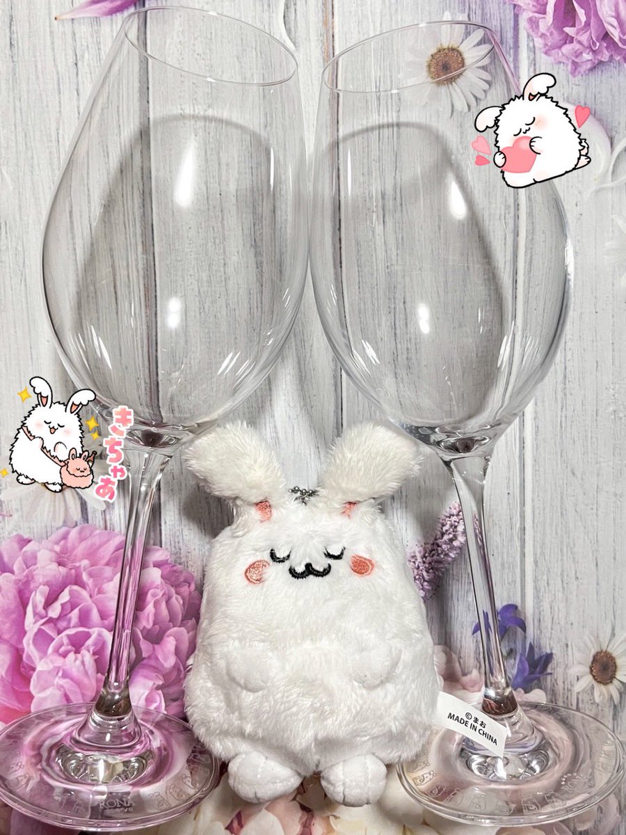 wanuko_1212's tweet photo. copiat様(@copiat_unei)の｢うさまおワイングラス｣プレゼントキャンペーンでうさまおワイングラスを頂きました！

可愛すぎるから何個あったっていい😊
家族と一緒にワイン楽しみます🥂
素敵な企画をありがとうございましたー！
 #copiat
 #まおとオンライン飲み会 
 #うさまおといっしょ https://t.co/e3EJDeePgc
