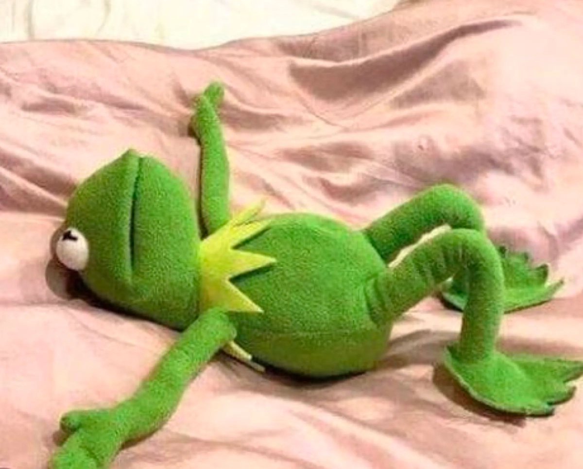9GAG's tweet photo. Me mentally preparing myself to get out of bed to deal with people https://t.co/3b3DviQbyi