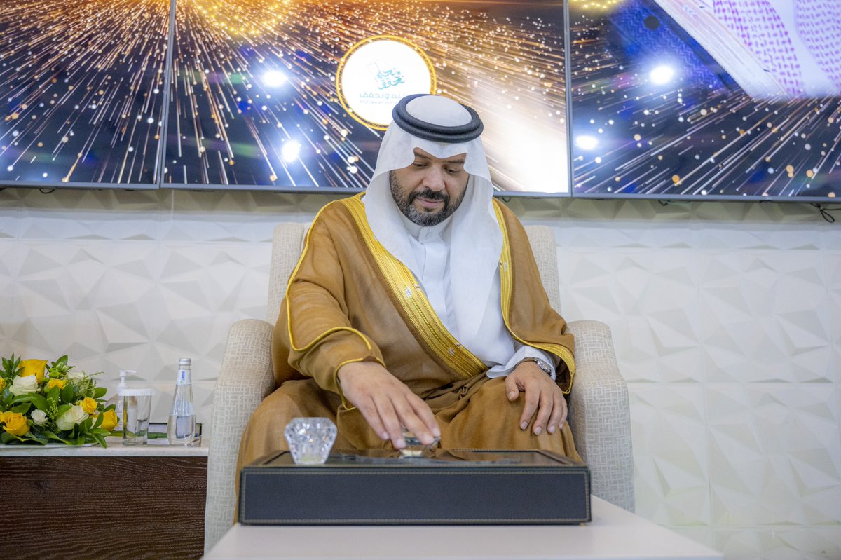 NorthborderSA's tweet photo. سمو #أمير_الحدود_الشمالية يدشن البرنامج الأول لتدريب المرأة السعودية للعمل في #قطاع_التعدين . 

https://t.co/vHheTlG0FI https://t.co/V4nRuSehGc