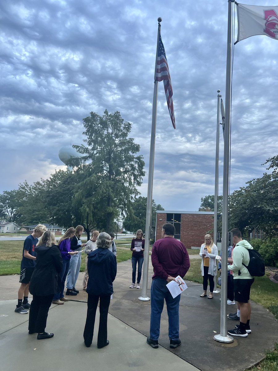 RedBudFCA's tweet photo. SYATP 2023
Thank you to our students who led us in prayer and those teachers and community members who supported our event! #redbud132 https://t.co/FFeuHkNewP