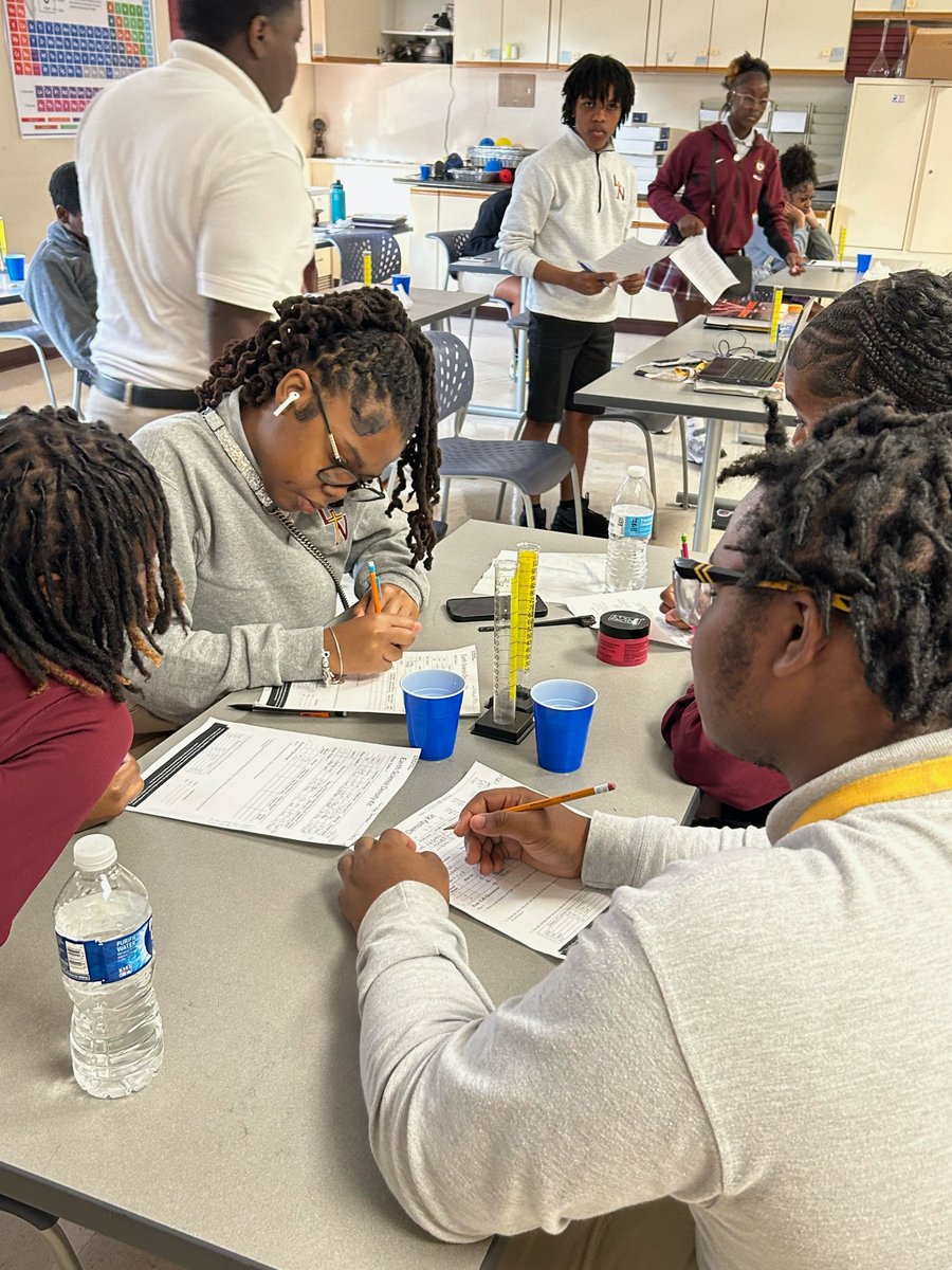 lncrusaders's tweet photo. 🌍🔍 Dive into the fascinating world of Earth Science with Mr. Wenger's junior/senior class! 📚✨ They're on a mission to unlock the secrets of measuring the density of both regular and irregular-shaped objects.
#EarthScienceExplorers #DensityMatters #GeologicProcesses 🌋🌦️ https://t.co/6AsDCLX8Vc