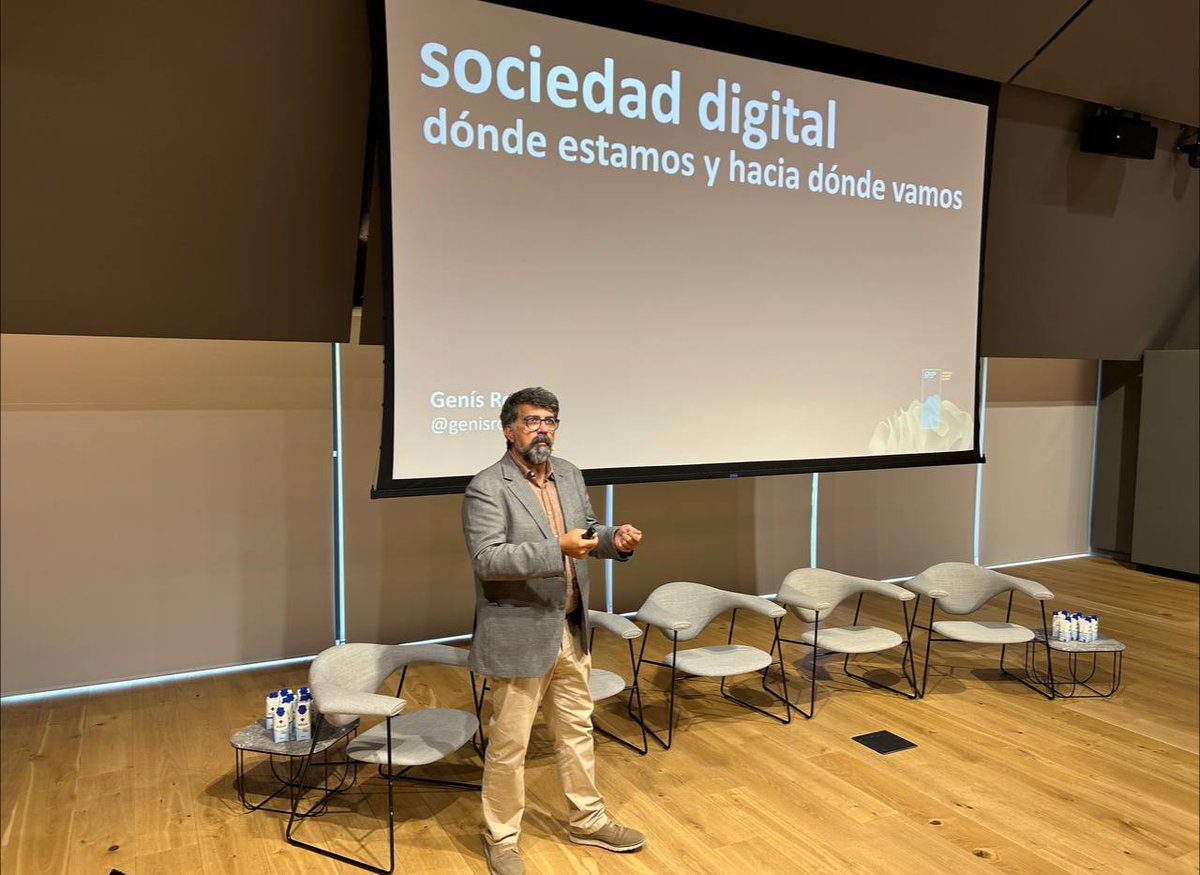 AEAPS's tweet photo. Inspiring Pharma Summit: Conferencia magistral "Data y cambio" con Genís Roca (@genisroca). "Sociedad Digital: ¿dónde estamos y hacia dónde vamos?" 
#IPS23  @AEAPS https://t.co/gE2oXEbUyp