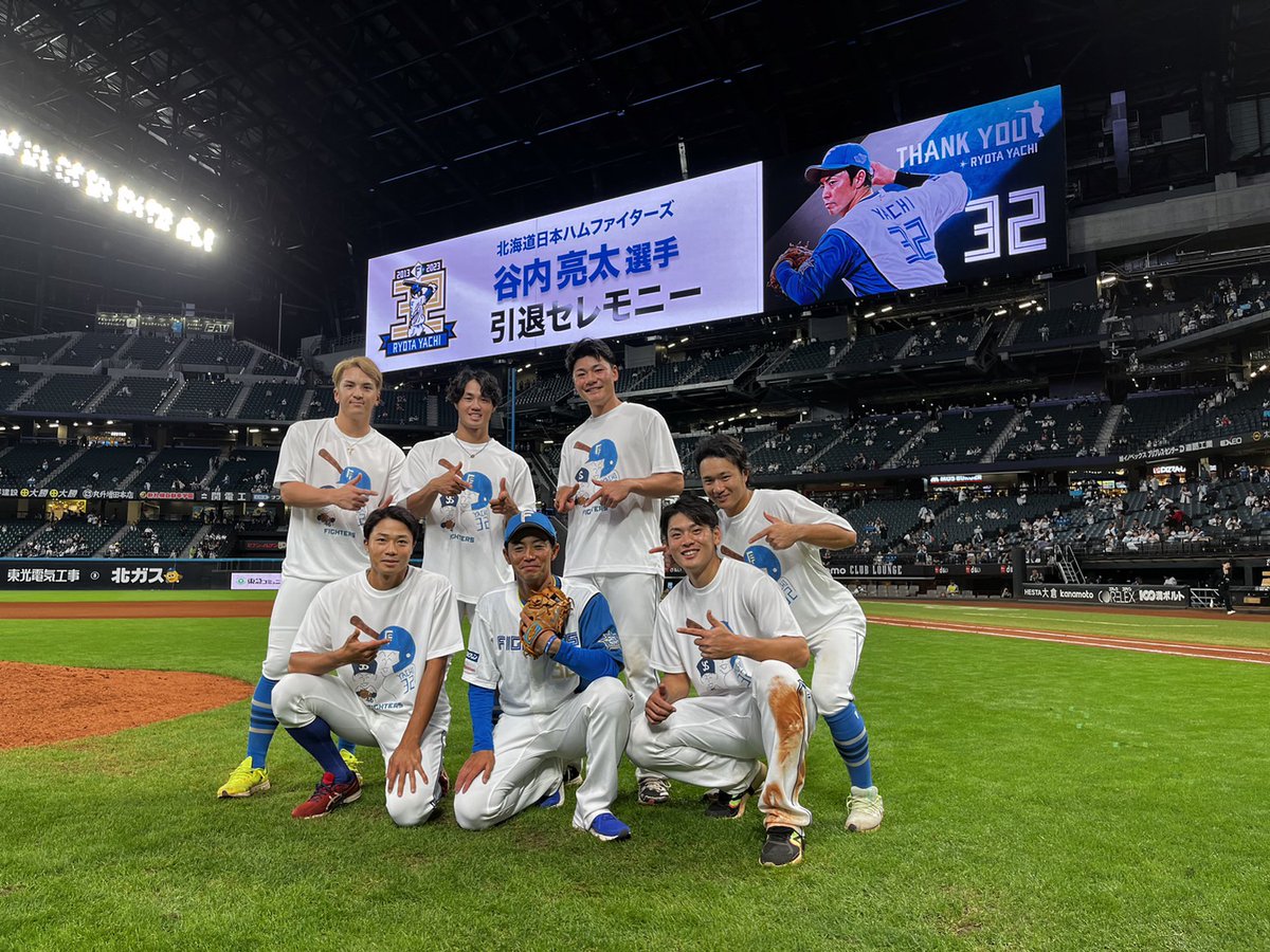 FightersPR's tweet photo. ファイターズ内野陣と📸

#振り返れば谷内がいる #谷内亮太
#lovefighters #新時代 https://t.co/flcaeNF7cM