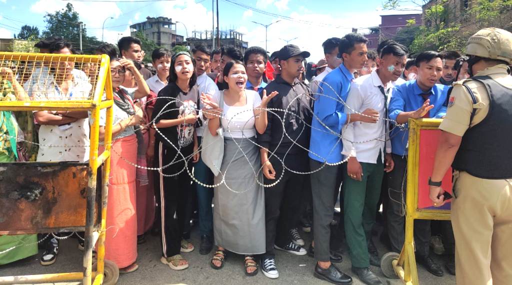 “CM Biren in AC Room, We’re on the Streets; He Should Come Out &amp; Meet Us”
Student Protest Escalates to Violence, Over 20 Injured

Representing neither government nor private institutions specifically, but the unified voice of the students of Manipur...

imphaltimes.com/news/cm-biren-…