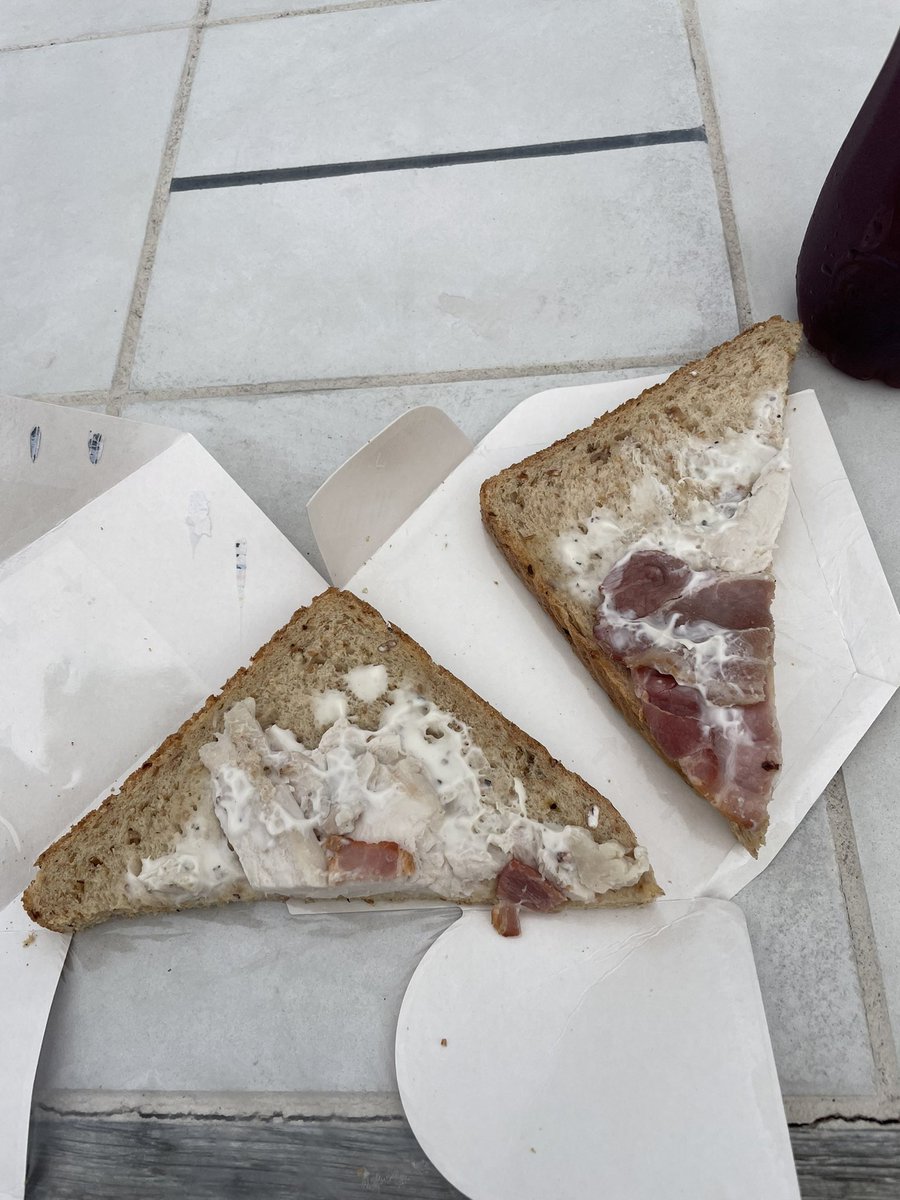 LauraAtkinson_1's tweet photo. @waitrose £5 for a meal deal with no filling in the sandwich!!! What a joke https://t.co/mDdVY6JfKC